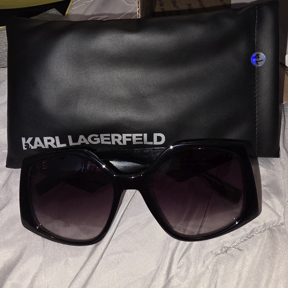 Karl Lagerfeld Black Frame Sunglasses with Dark Gradient Lenses